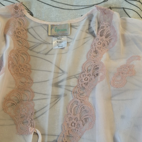 One  piece sheer Robe - Picture 5 of 8